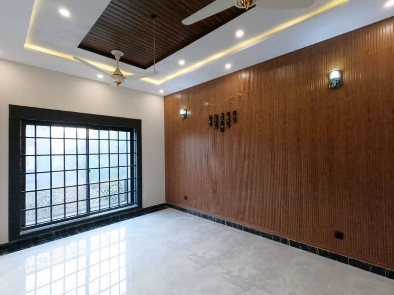 10 Marla House available for sale in Bahria Town - Johar Block, Lahore 44