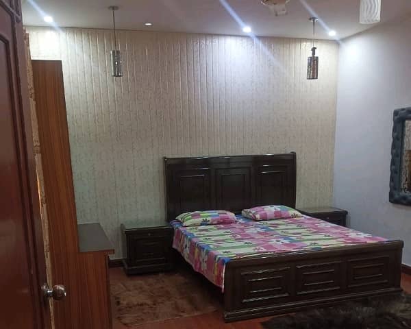 Prime Location 1 Kanal House In Stunning Model Town Is Available For rent 8