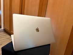 MacBook Pro 2018 - 15.4 inch