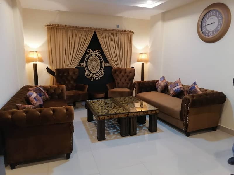 Par Day short time one BeD Room apartment Available for rent in Bahria town phase 4 and 6 empire Heights 2 Family apartment 3