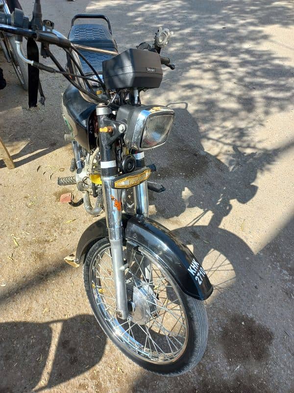 I am seilling my bike in very good condition. 9