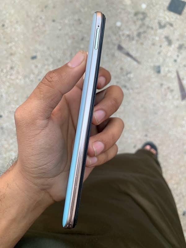 vivo phone 4/128 0