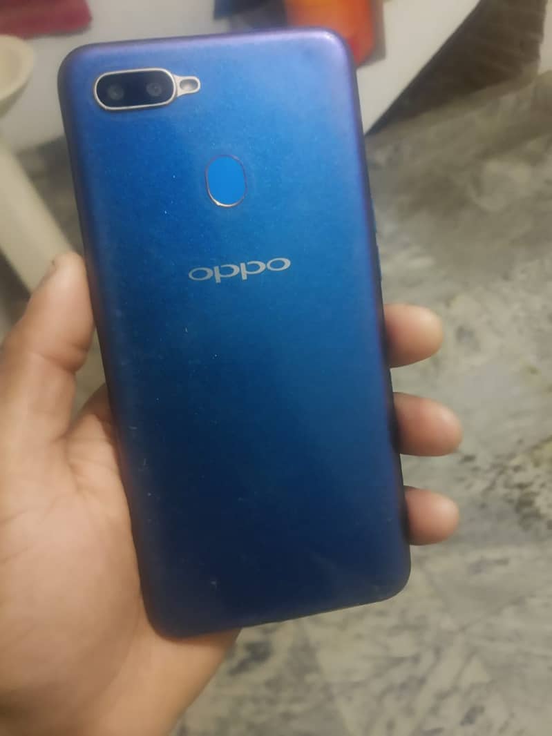 oppo a 5s 3ram 32 memory Acha mobile h koi masla ni 6