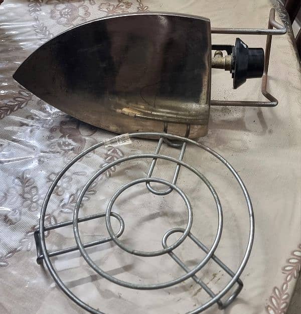 Gas Iron with Stainless Steel Stand 1