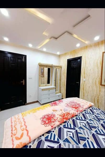 One bed luxury apartment for short stay like(3to4)hours in bahria town 1