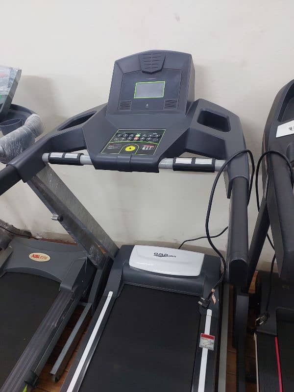 Treadmills / Running Machine / Elleptical  / Spinning bike / Gym cycle 6