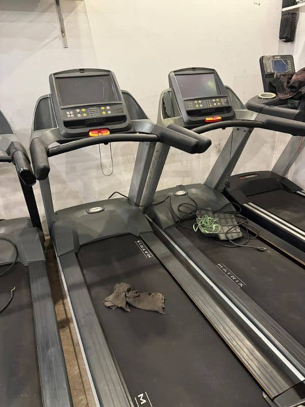 Treadmills / Running Machine / Elleptical  / Spinning bike / Gym cycle 15