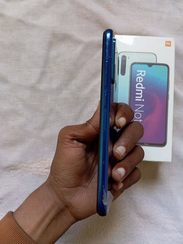 Redmi note 8 4/64 with box 3