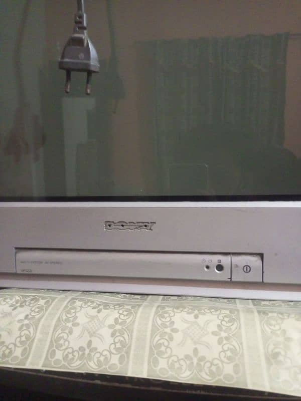 OLD Tv for sale 4