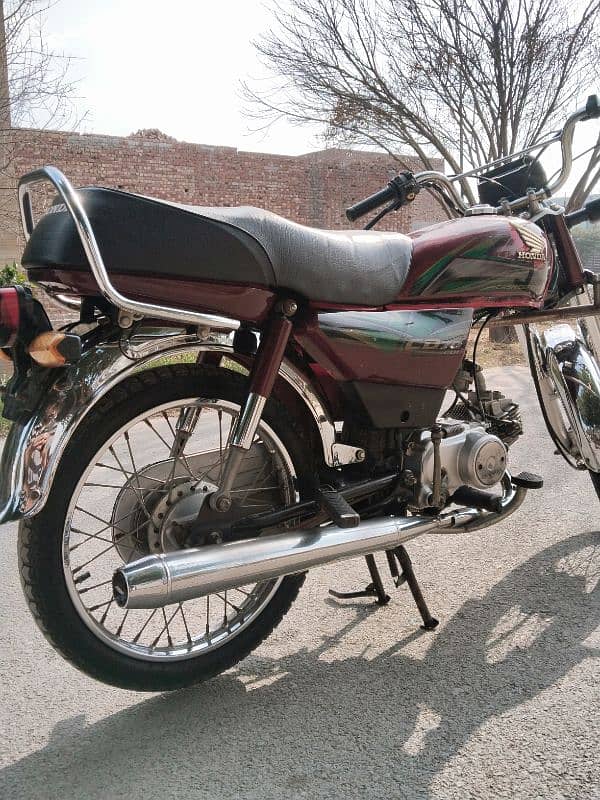 Honda cd 70 2022 model total genuine home used bike for sale. 4