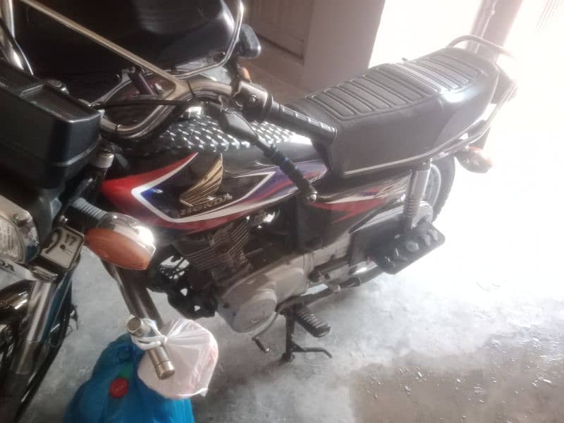 Honda 125 black 2017 model 5