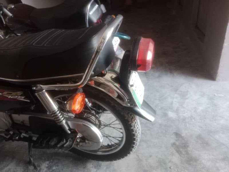 Honda 125 black 2017 model 8