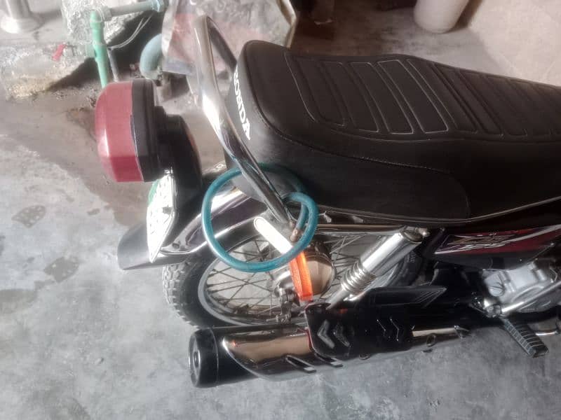 Honda 125 black 2017 model 9