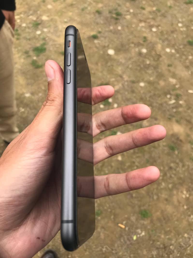 iPhone 11 (Non-PTA) in Islamabad Rawalpindi 2