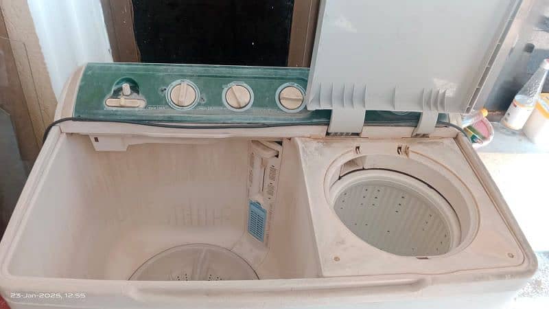 WASHING MACHINE WITH DRYER 4