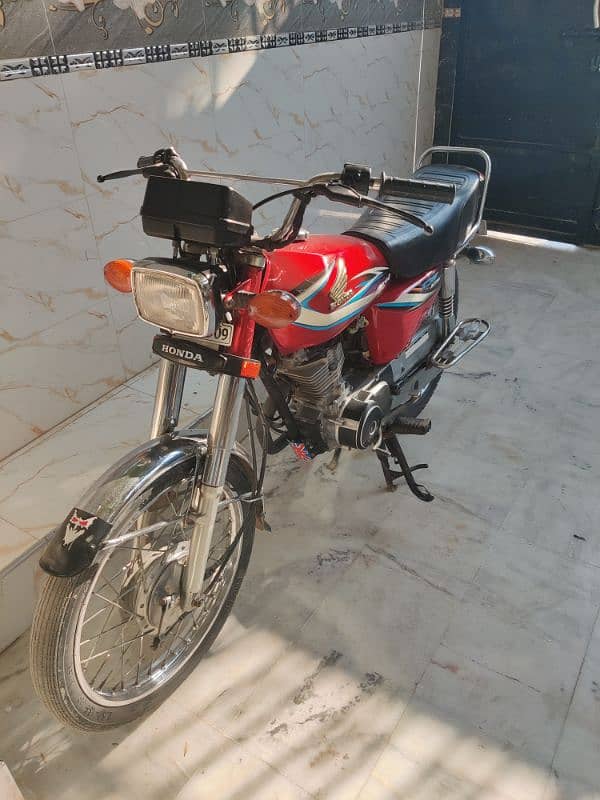 Honda 125 modle 2015 3