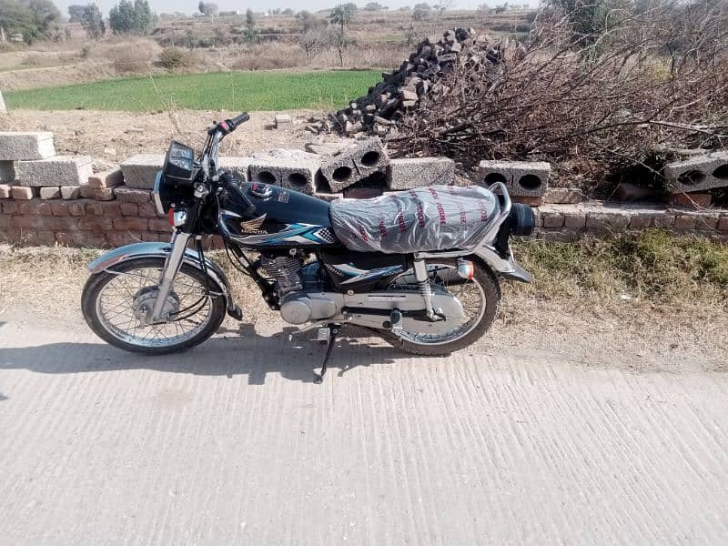 honda125 total 4800 chala hai 2024 model 0