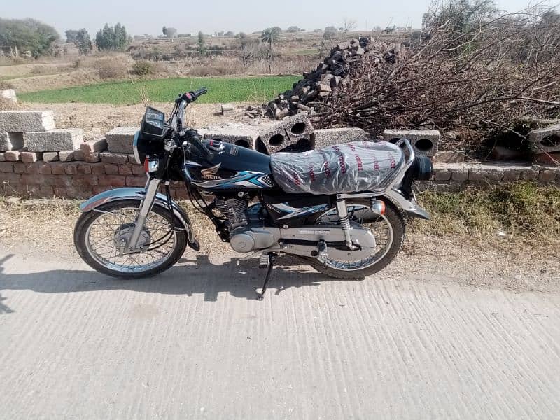 honda125 total 4800 chala hai 2024 model 1