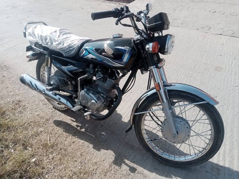 honda125 total 4800 chala hai 2024 model 4