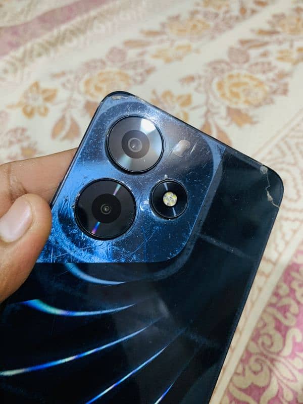 INFINIX HOT 30. . . . . . 8/128 1