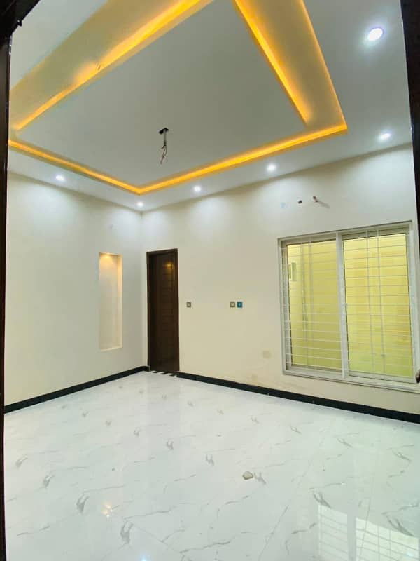 5 Marla Beautiful House for sale in Bismillah 1