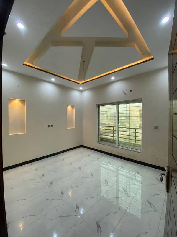 5 Marla Beautiful House for sale in Bismillah 6