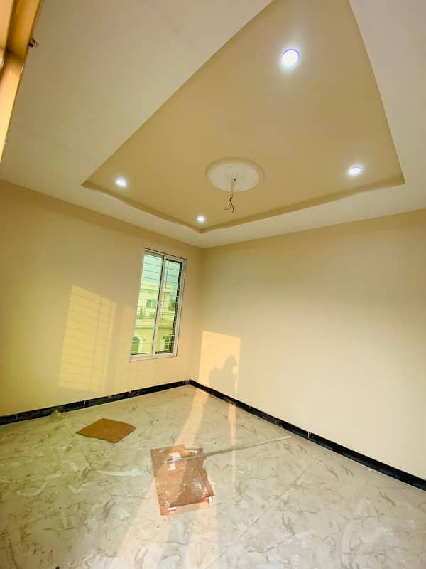 5 Marla Beautiful House for sale in Bismillah 13