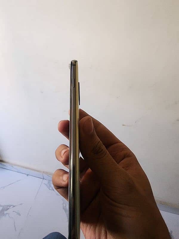 Samsung galaxy s10 plus good condition 3