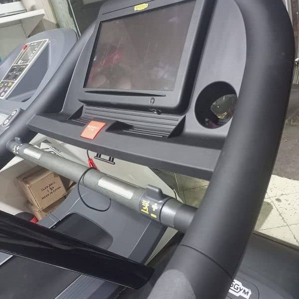 Treadmil TechnoGym 5