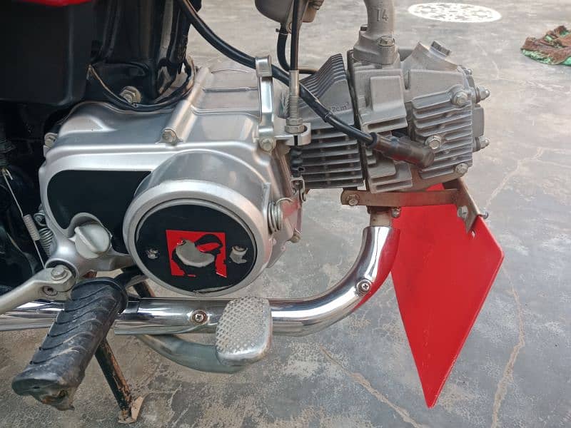 Honda CD 70 bike in new condition 2