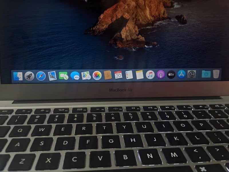 MacBook Air 2017 13 inch screen 8gb/128gb 3