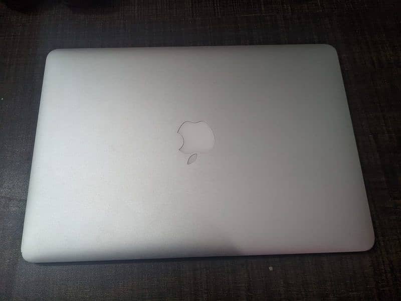 MacBook Air 2017 13 inch screen 8gb/128gb 6