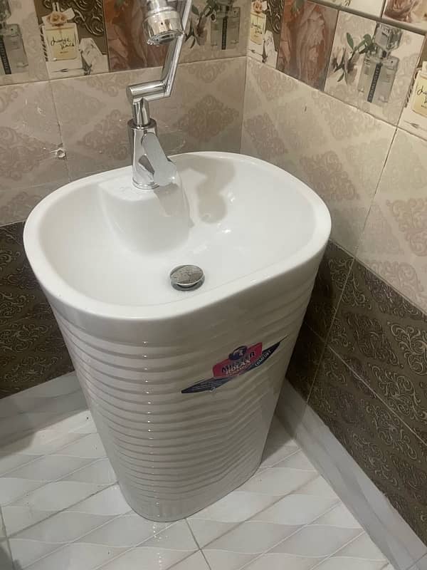 wash basin price is 7000 and tap price is 4000 fix price 0