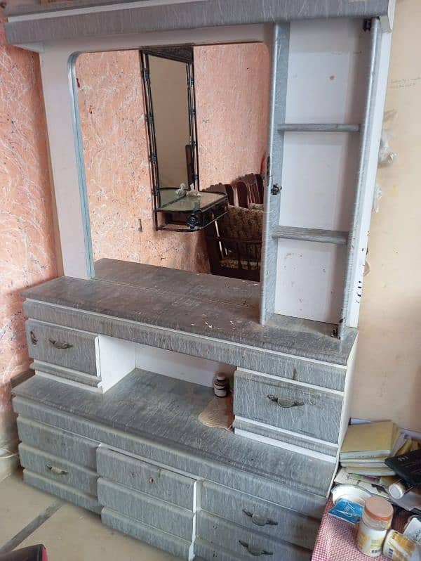 dressing table for urgent sale 1