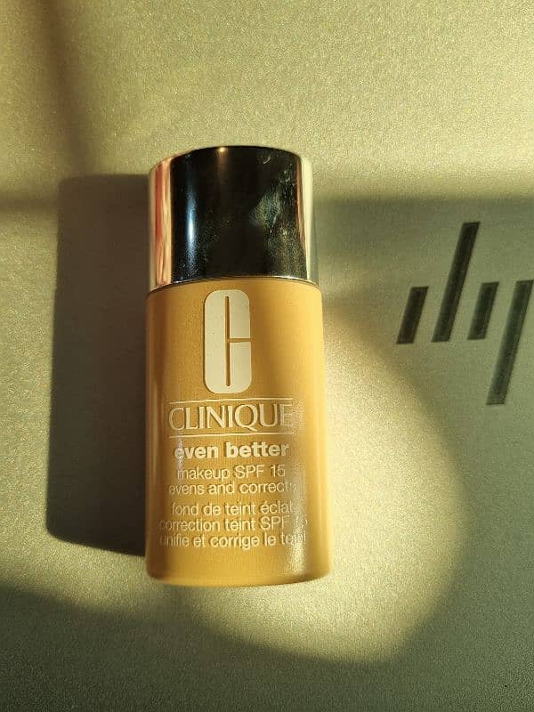 clinique base 2