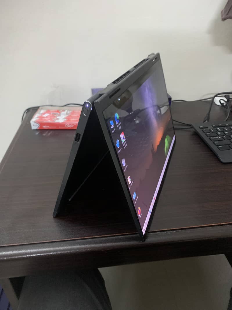 Lenovo 2-in-1 laptop i5 11th generation 1