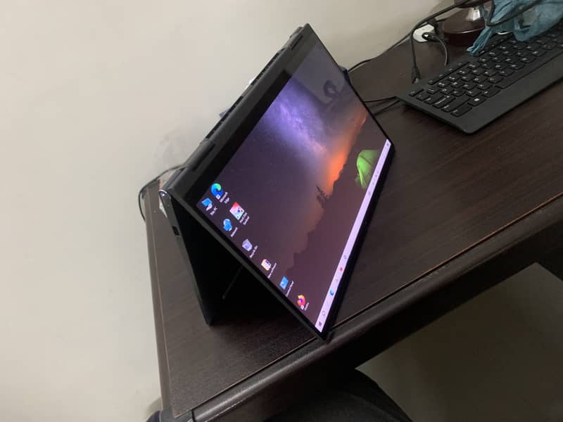 Lenovo 2-in-1 laptop i5 11th generation 4