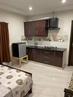 Brand New 5 Marla 2nd Floor for Rent | 2 Beds, Kitchen & TV Lounge | Near Shaukat Khanum, R3 Block, Johar Town