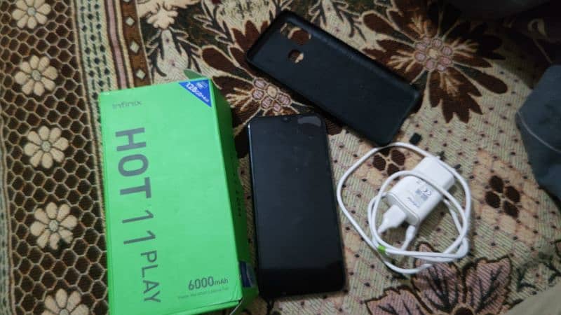 Infinix hot 11 play 4/128 4