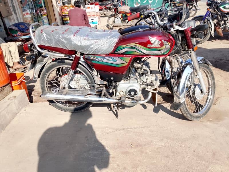 motorcycle CD 70 model 2023 4