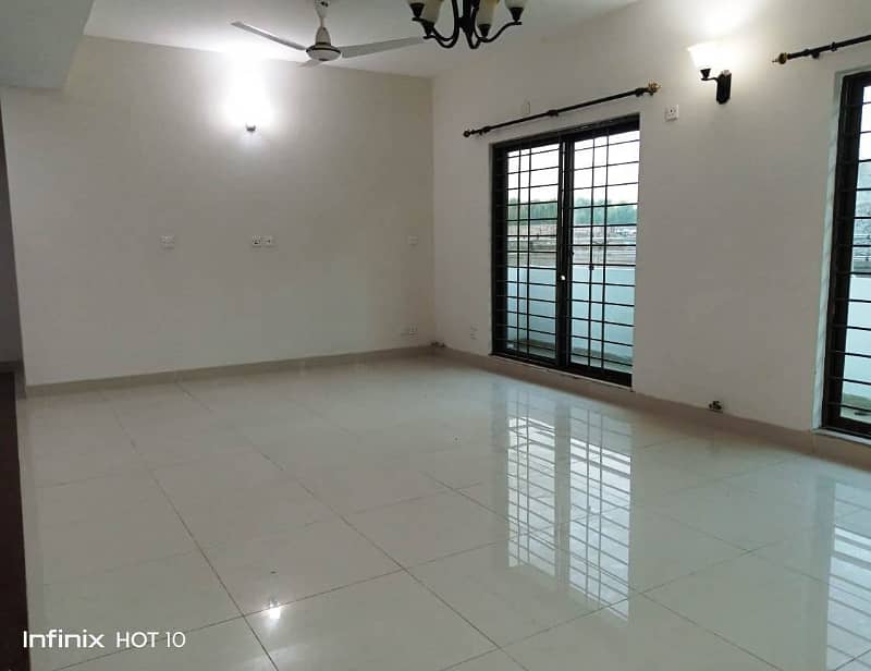 3 Bed  Apartment  Available For Rent In Askari 11 Lahore. 7