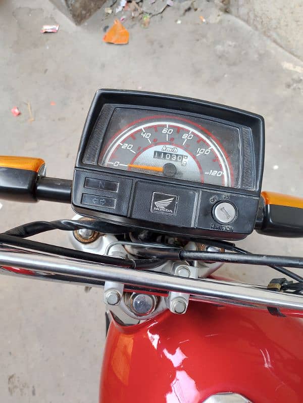 FST HAND BIKE HONDA CD70 BIKE FOR SALE ONLY CALL 3