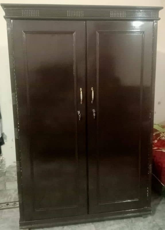 tow door Woden saifalmari for sale 0