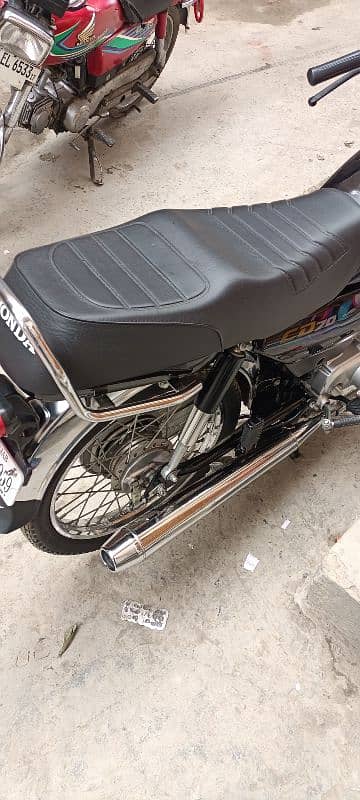 honda 70 23/24 model in new condition 1