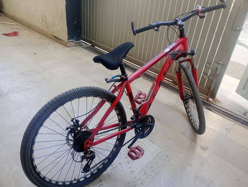 2 bycicles for sale urgent 6