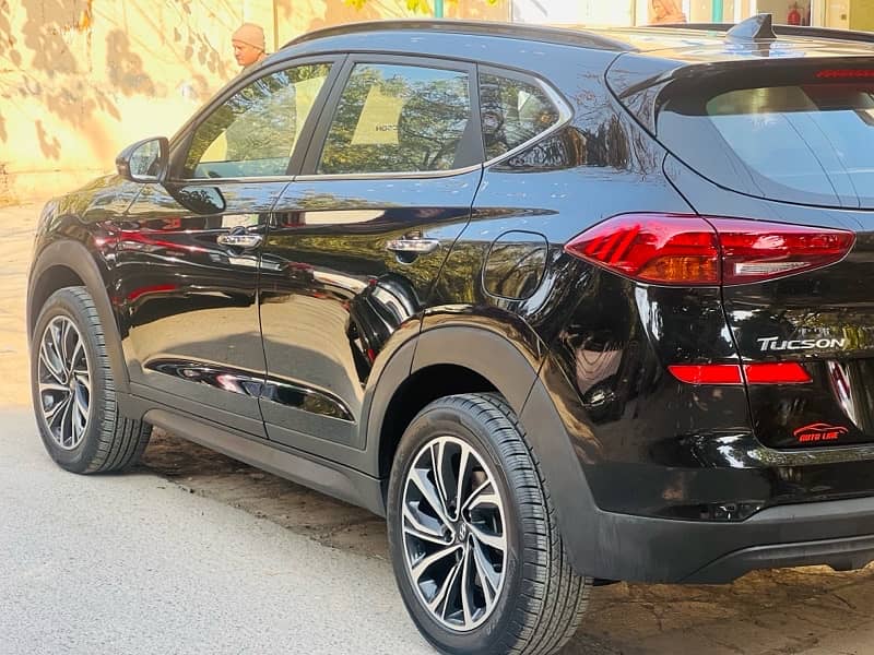 Total Geniune Hyundai Tucson AWD 2023 Model 2