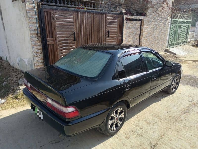 Toyota Corolla XE 2000 3