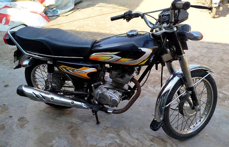 Honda 125.16 model one hand used 5