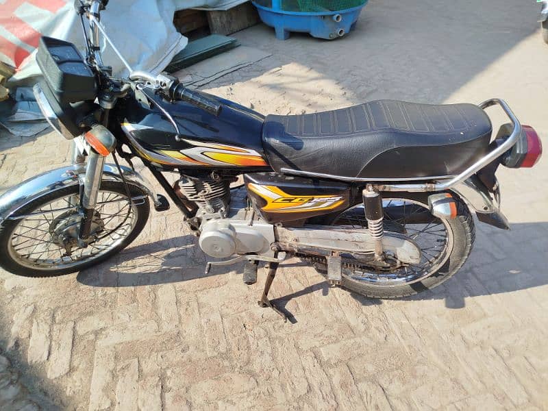 Honda 125.16 model one hand used 8