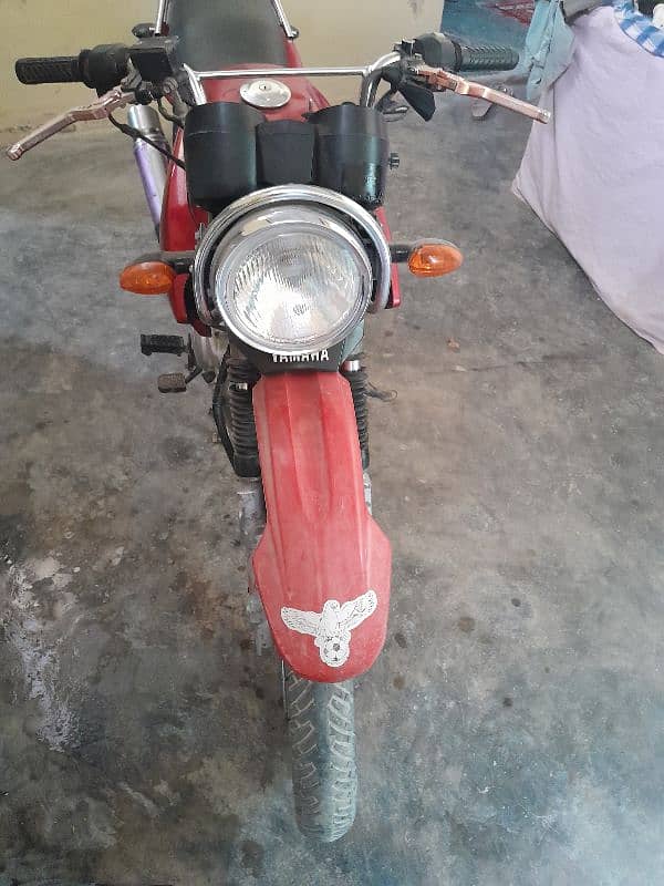 Yamaha ybr 125g all ok engine sealed only 7000km used just buy n ride 0